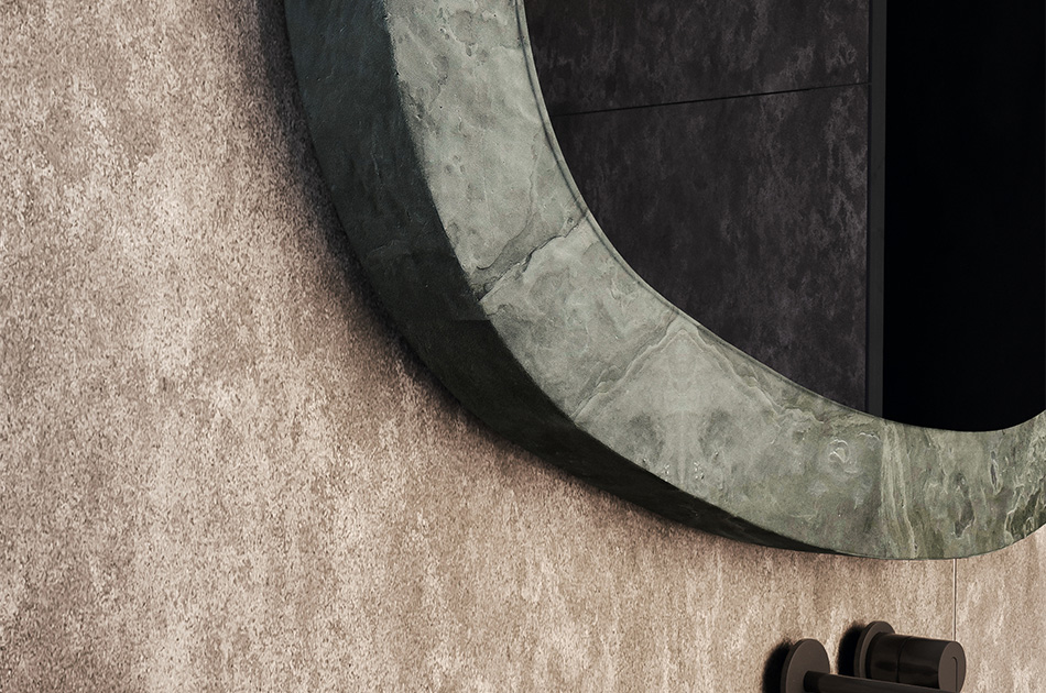 A unique mirror in a custom-made frame. Tailor it to your needs