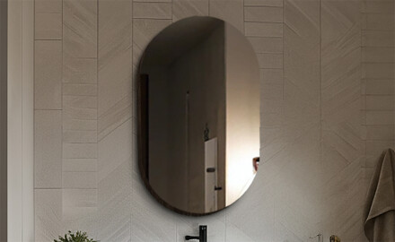 Oval mirrors without lighting